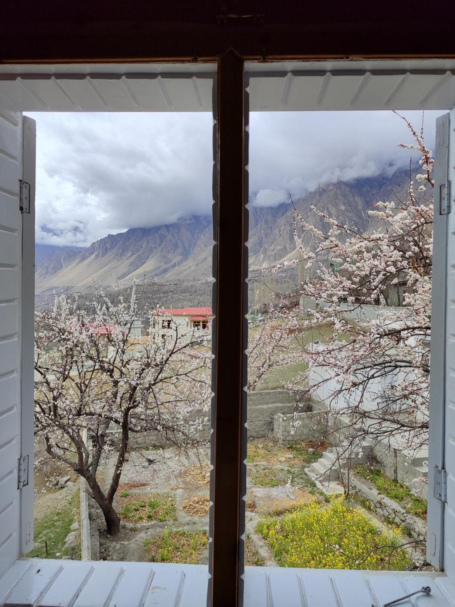 Hunza Lounge Hotel Karimabad  Eksteriør billede