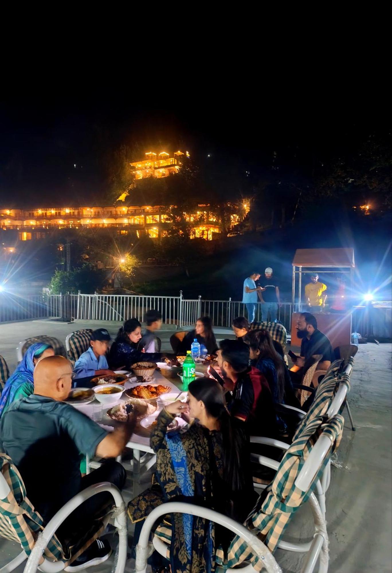 Hunza Lounge Hotel Karimabad  Eksteriør billede